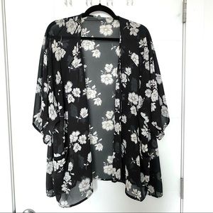 American Eagle • Black Floral Kimono Cardigan